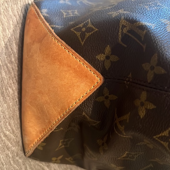 Authentic Louis Vuitton Piano Canvas Bag, Bought off Poshmark and reselling it! - Picture 6 of 9